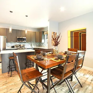 new-centrally-located-chic-family-home-in-tampa.hotelstampa.org/