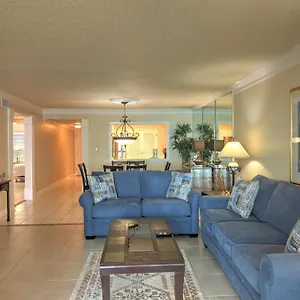 shoreline-towers-2043-stunning-beachfront-views-and.hotels-destin.com/